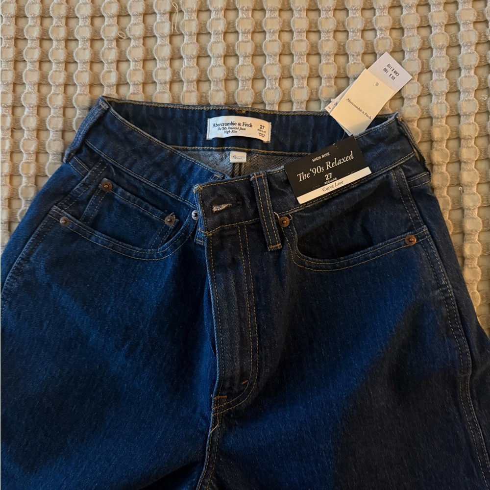 NWT Abercrombie & Fitch Curve Love 90”s Relaxed Fit Jeans